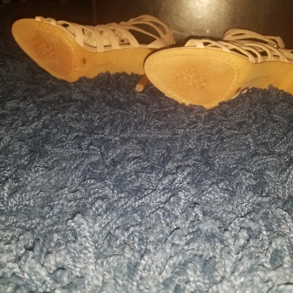 Vince Camuto caged heels - Picture 4 of 4